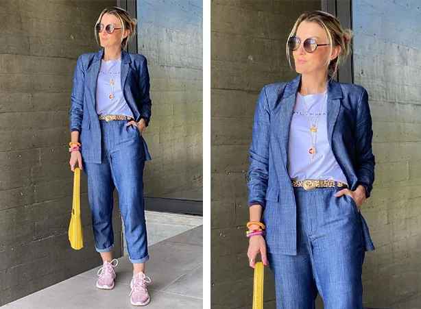 Look de blazer jeans com calça jeans e tênis